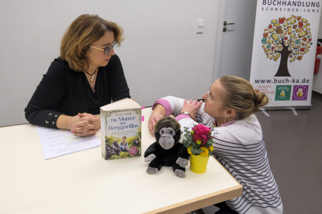 Elisa Jakob im Gespräch 
mit Jördis Schneider-Jung